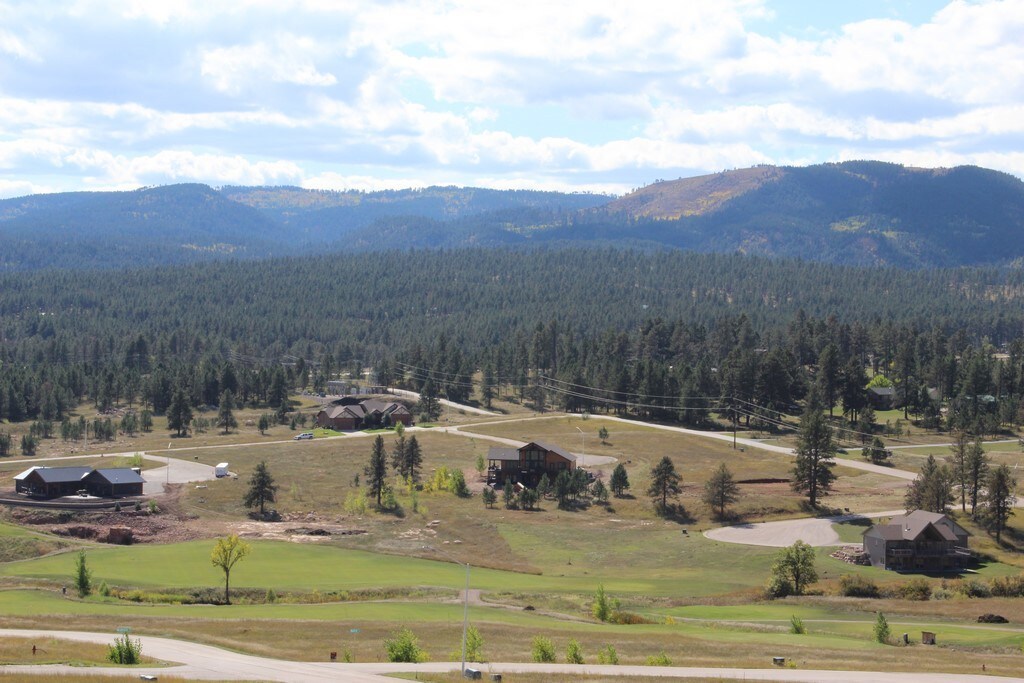 2 Apple Springs Rd, Sturgis, SD 57785