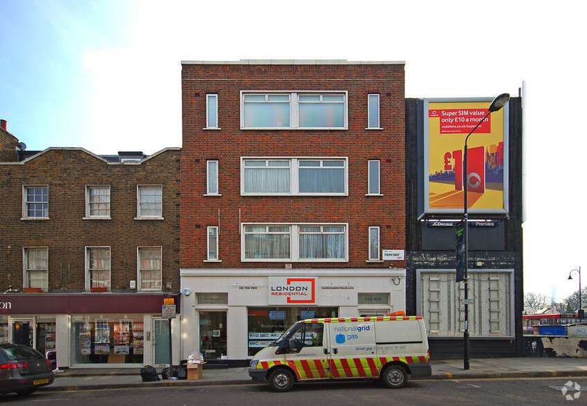 Retail in London for lease - Building Photo - Image 3 of 6