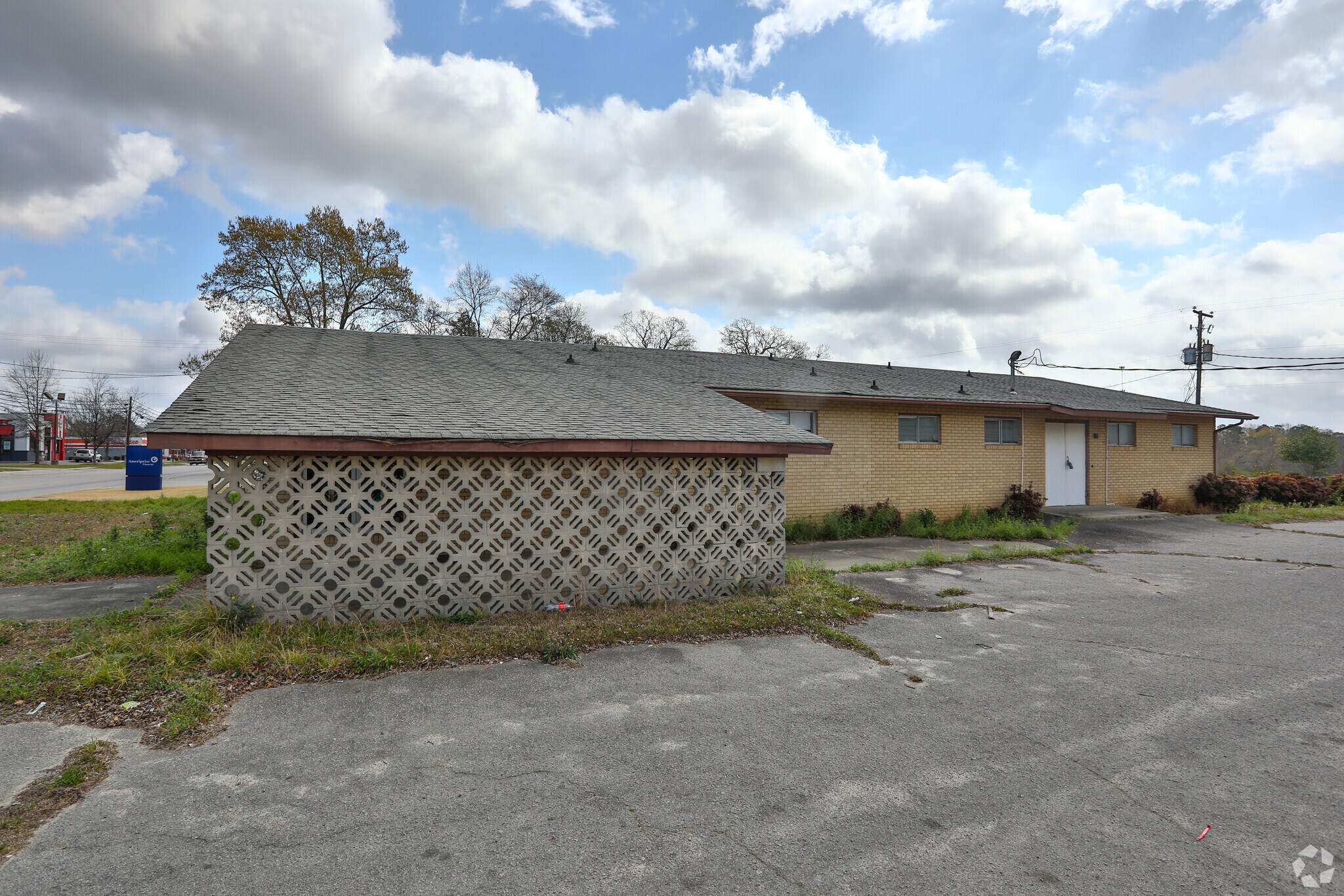 110 E Columbia Ave, Batesburg-Leesville, SC for sale Primary Photo- Image 1 of 1