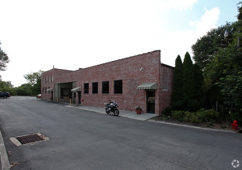 52-53 Ervin St, Belmont, NC for lease - Building Photo - Image 3 of 9
