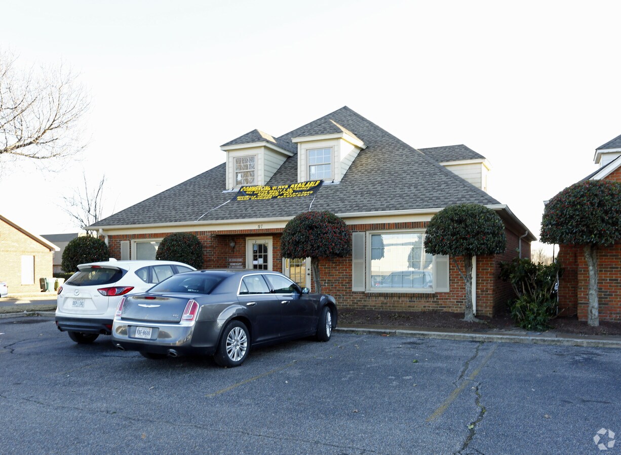 107 Stateline Rd, Southaven, MS 38671