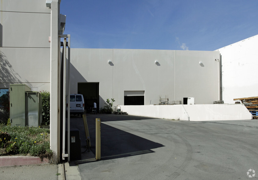 2905 E Philadelphia St, Ontario, CA for lease - Building Photo - Image 3 of 20