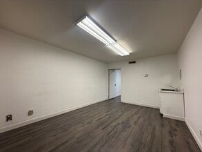 222 Fashion Ln, Tustin, CA for lease Interior Photo- Image 1 of 2