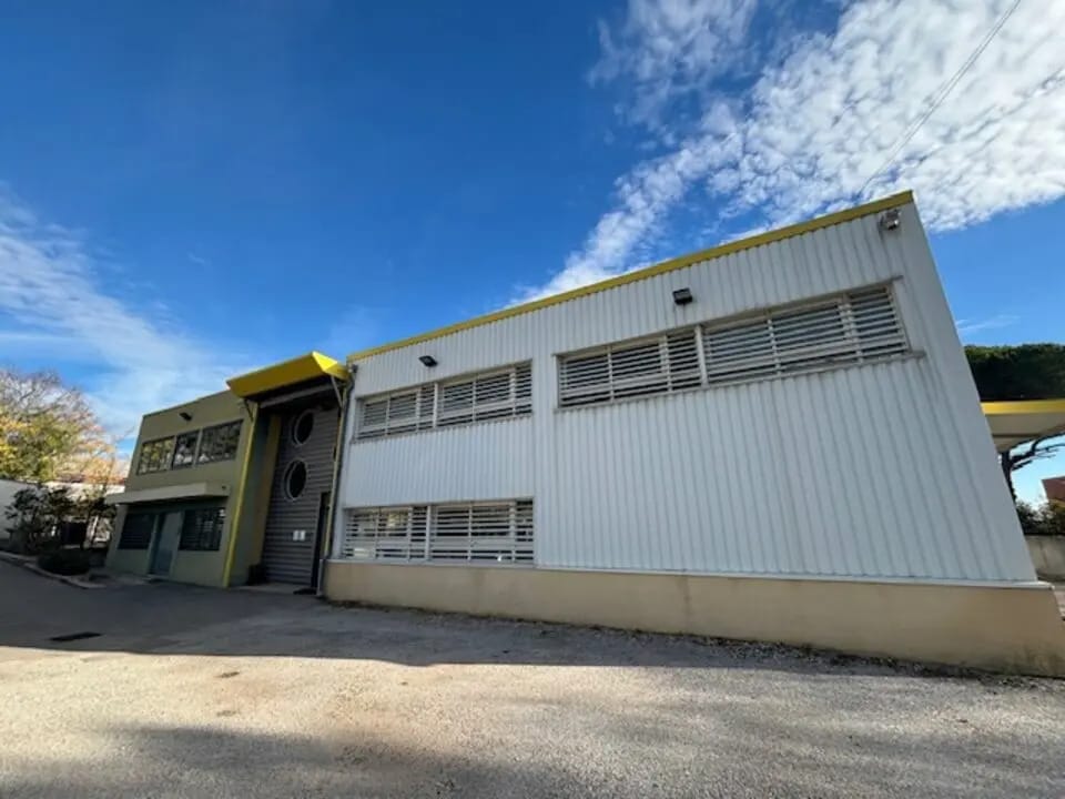 Office in Nîmes for lease Building Photo- Image 1 of 8