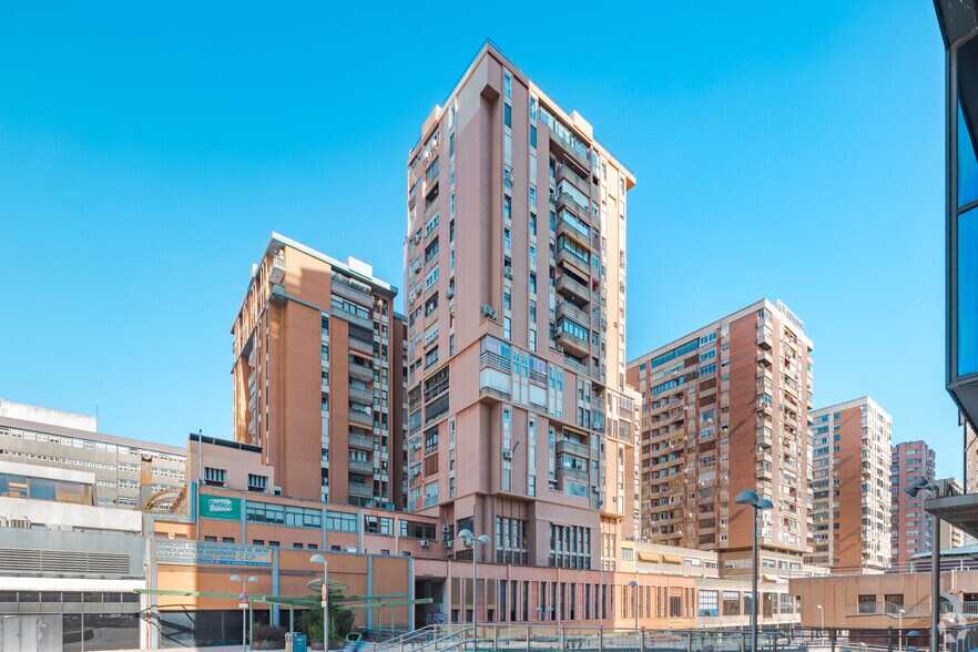 in Madrid, Madrid for sale - Building Photo - Image 1 of 1