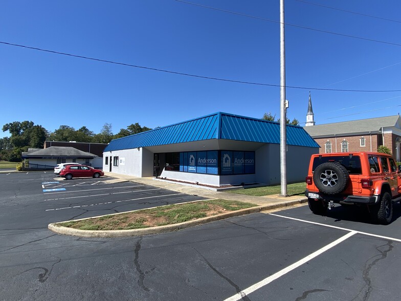 1803 N Main St, Anderson, SC for sale - Building Photo - Image 1 of 1