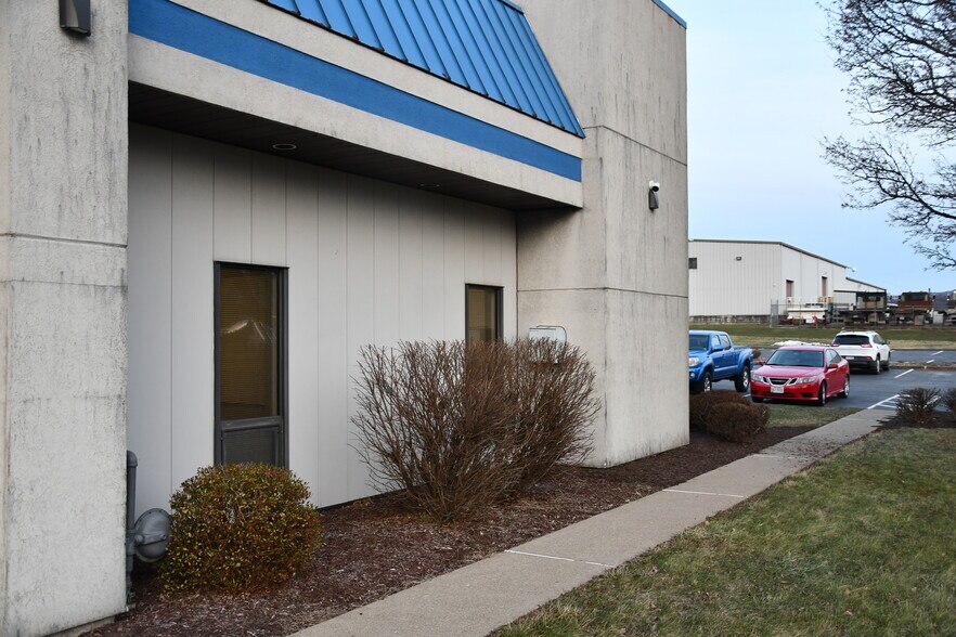 2152 University Dr, Mount Braddock, PA 15465