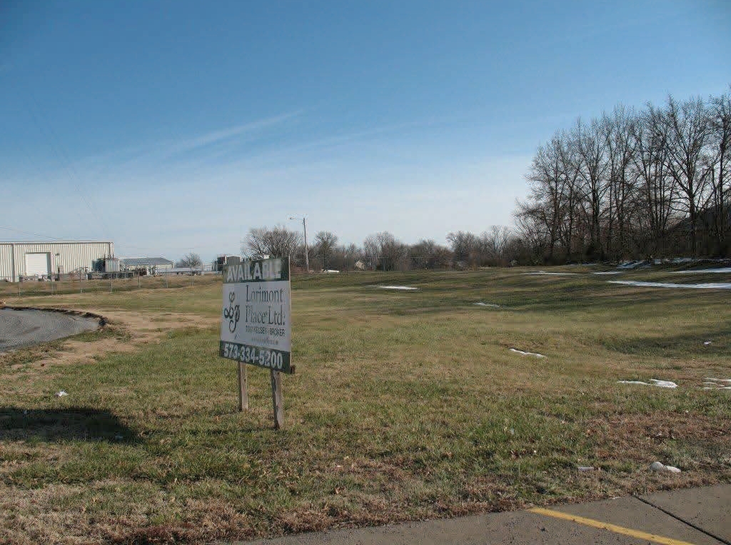 1749 Independence Ave, Cape Girardeau, MO for lease Building Photo- Image 1 of 2