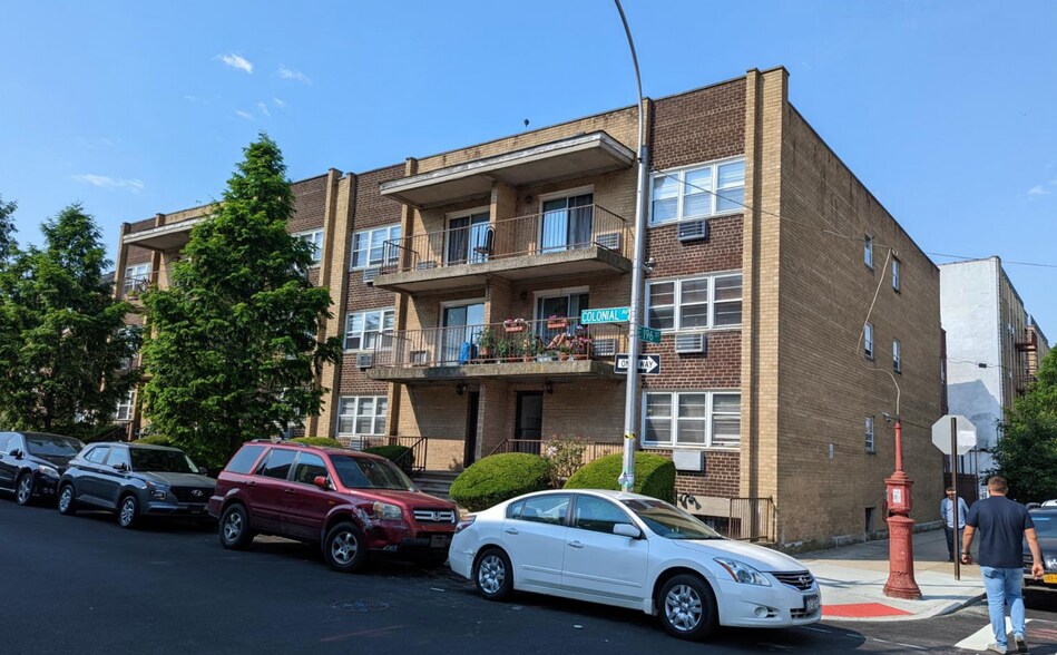 2053 Colonial Ave, Bronx, NY for sale - Primary Photo - Image 1 of 1