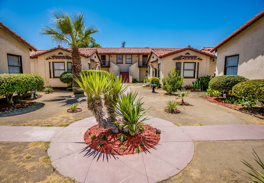 1612 1st St, Bakersfield, CA for sale - Building Photo - Image 2 of 13