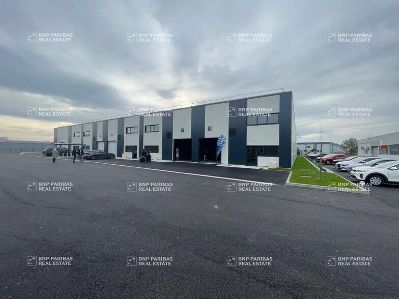 Flex in Blanquefort for sale - Building Photo - Image 2 of 8