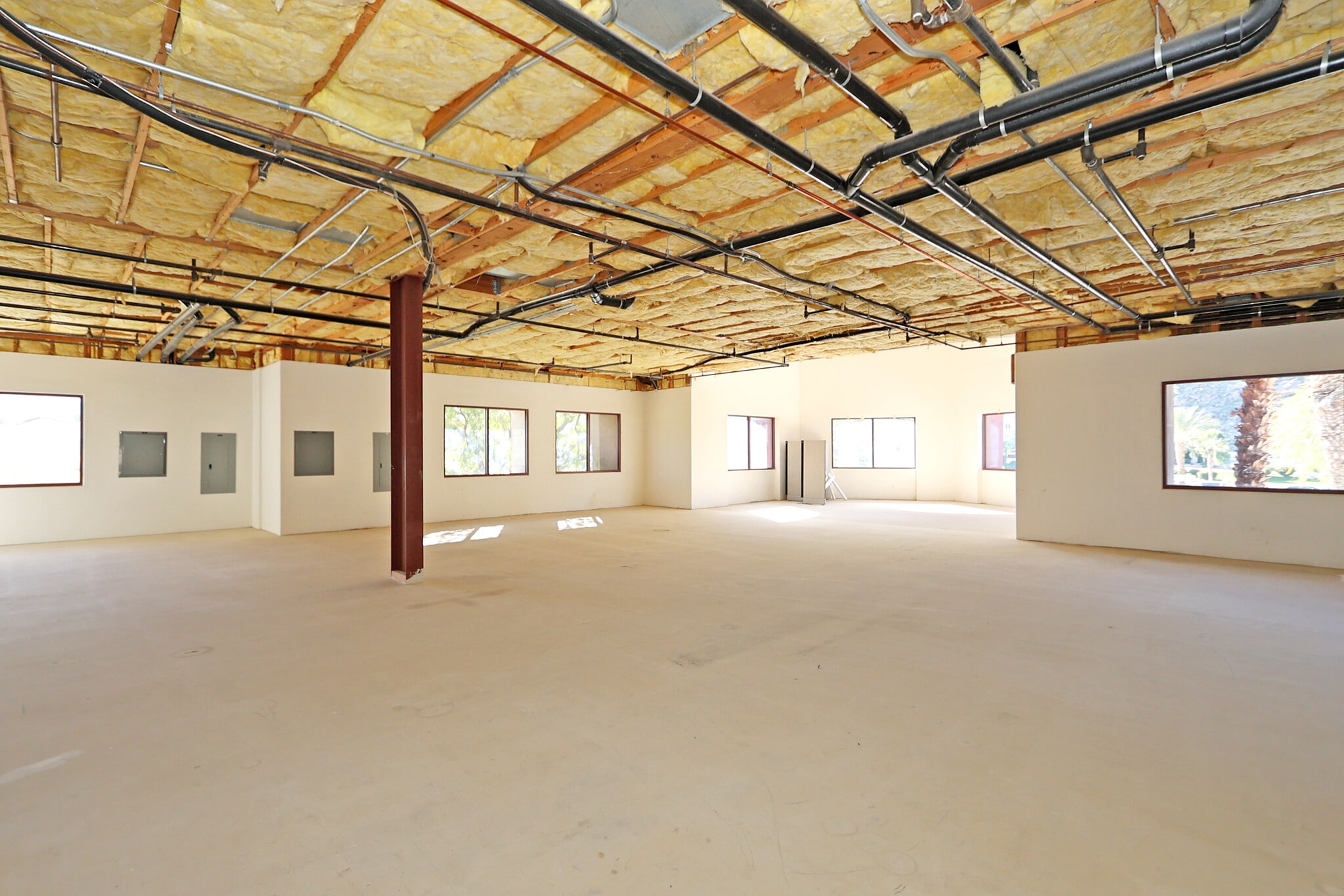 47100 Washington St, La Quinta, CA for lease Interior Photo- Image 1 of 4