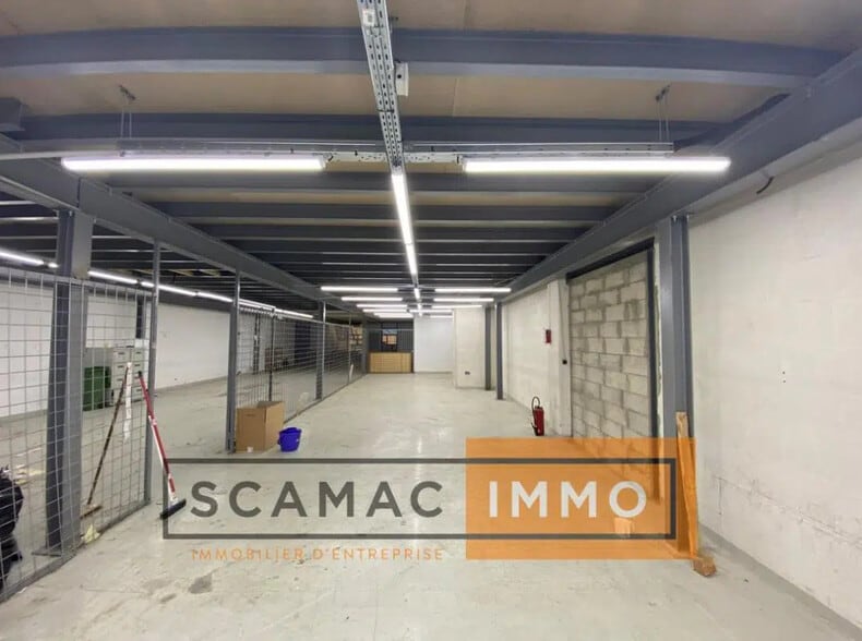 Industrial in Pantin for lease - Interior Photo - Image 2 of 8