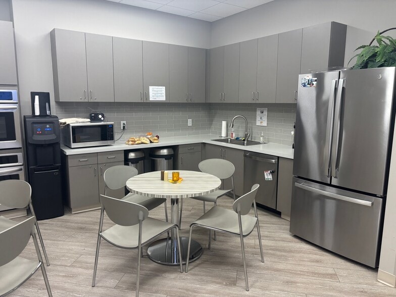 100 Connemara Dr, Cary, NC for sale - Building Photo - Image 3 of 16