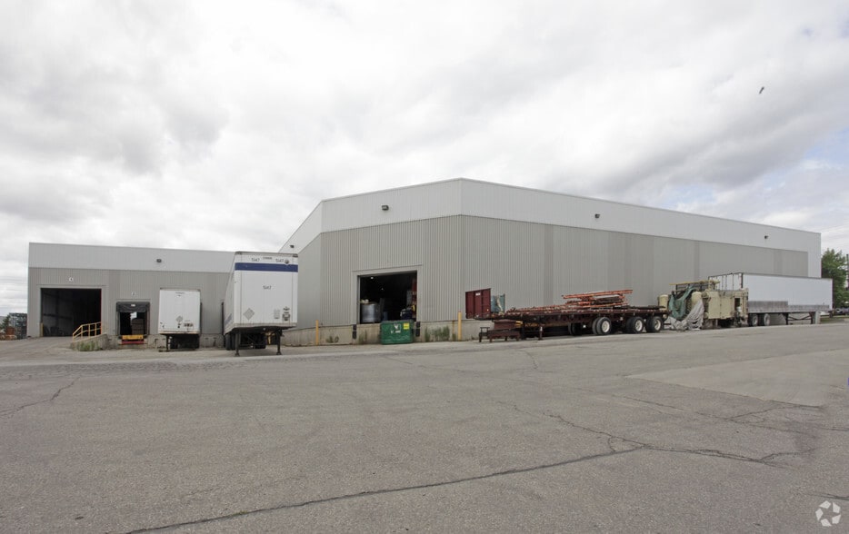 2000 Drew Rd, Mississauga, ON for sale - Building Photo - Image 2 of 2