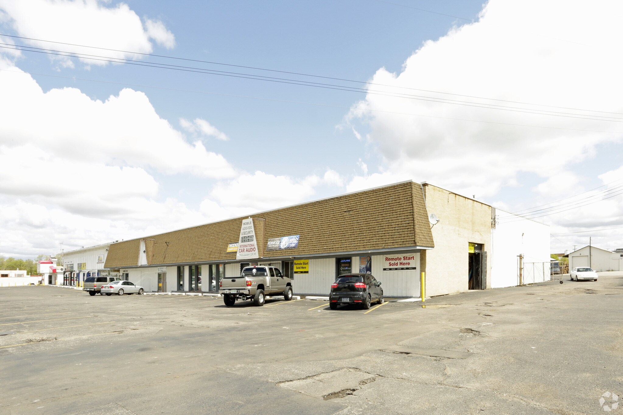 2850 S Division Ave, Grand Rapids, MI for sale Primary Photo- Image 1 of 1