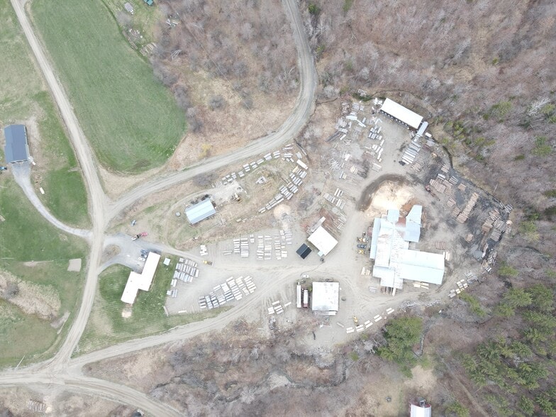 6 Simino Ln, Irasburg, VT for sale - Building Photo - Image 2 of 16