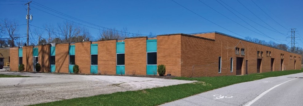 5171 Canal Rd, Cleveland, OH for lease - Primary Photo - Image 2 of 3