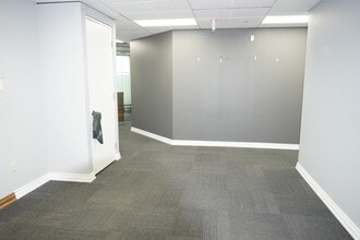 5500 N Service Rd, Burlington, ON for lease Interior Photo- Image 1 of 6