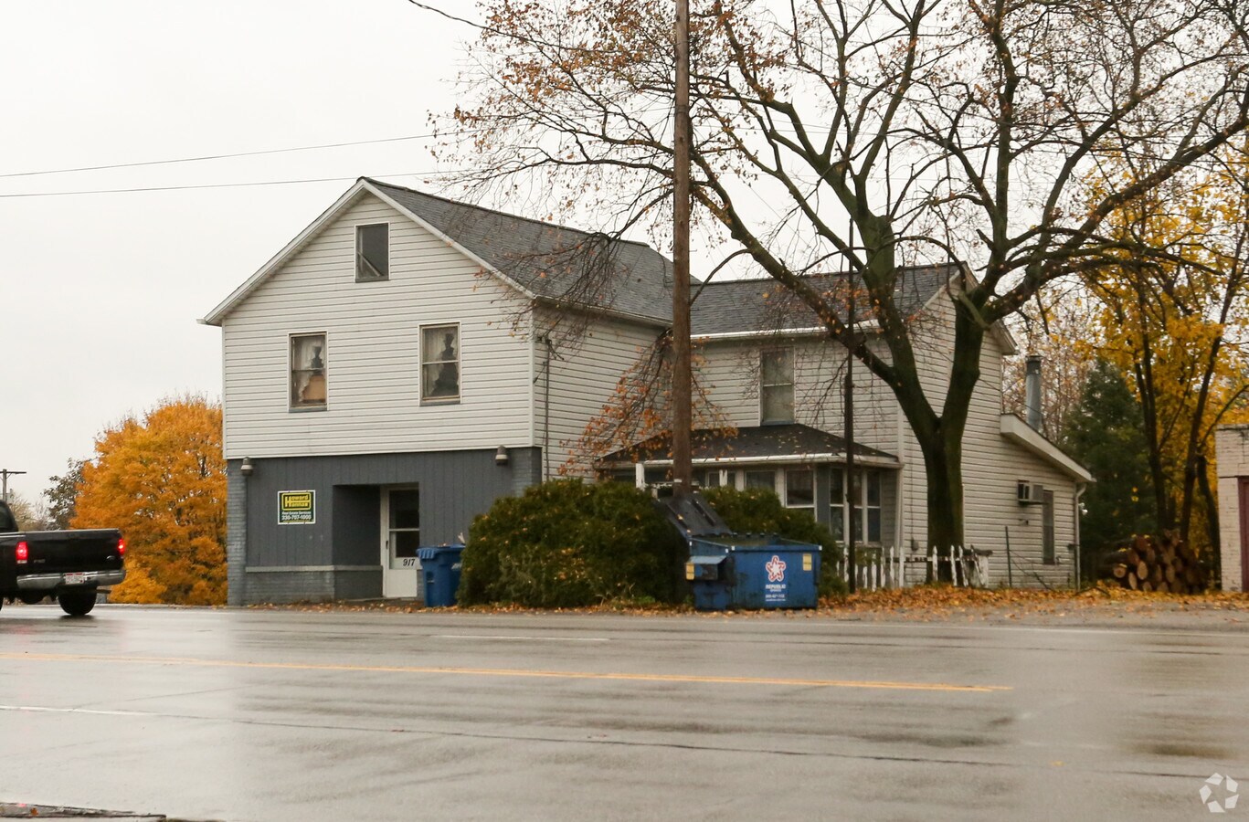 917 S Irvine Ave, Masury, OH 44438