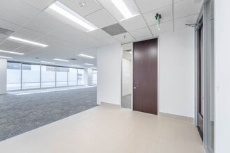 17950 Preston Rd, Dallas, TX for lease Interior Photo- Image 2 of 7