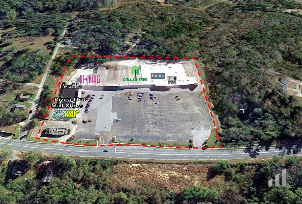 703 W Martin Luther King Hwy, Tuskegee, AL 36083 Washington Plaza