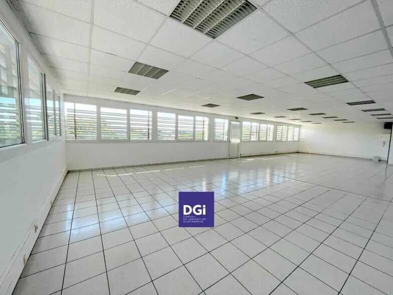 Office in Nîmes for lease - Interior Photo - Image 3 of 3