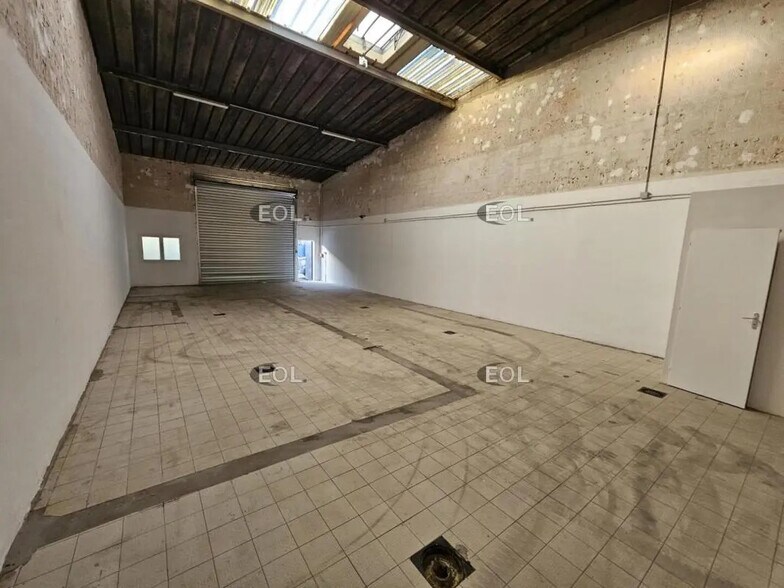 Industrial in Villeneuve-Saint-Georges for lease - Interior Photo - Image 2 of 3