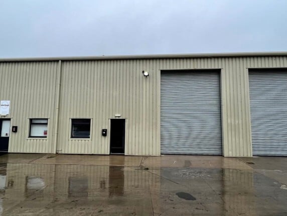 17 Station Rd, Wolverhampton for lease - Primary Photo - Image 1 of 1