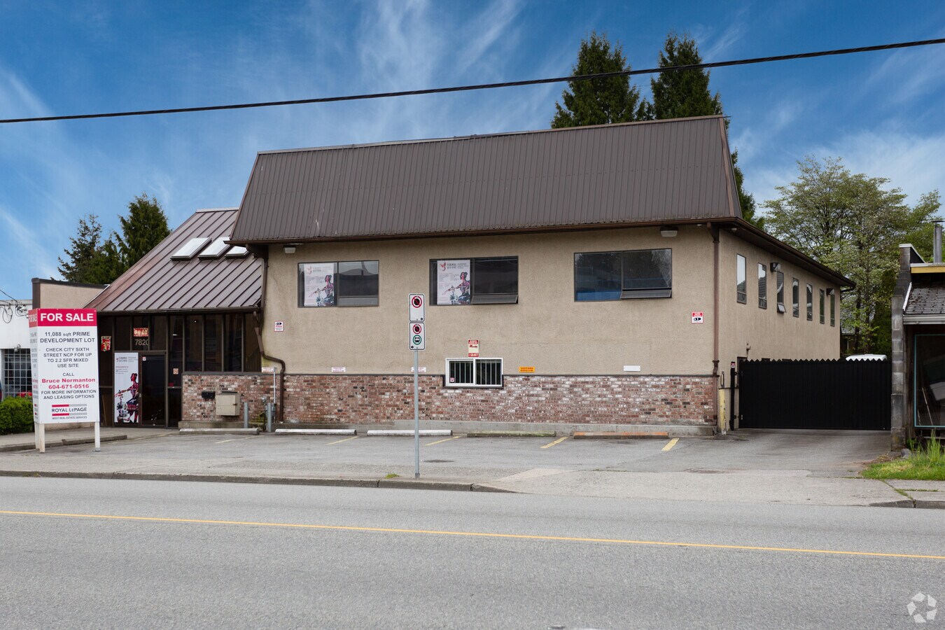 7820 Edmonds St, Burnaby, BC V3N 1B8