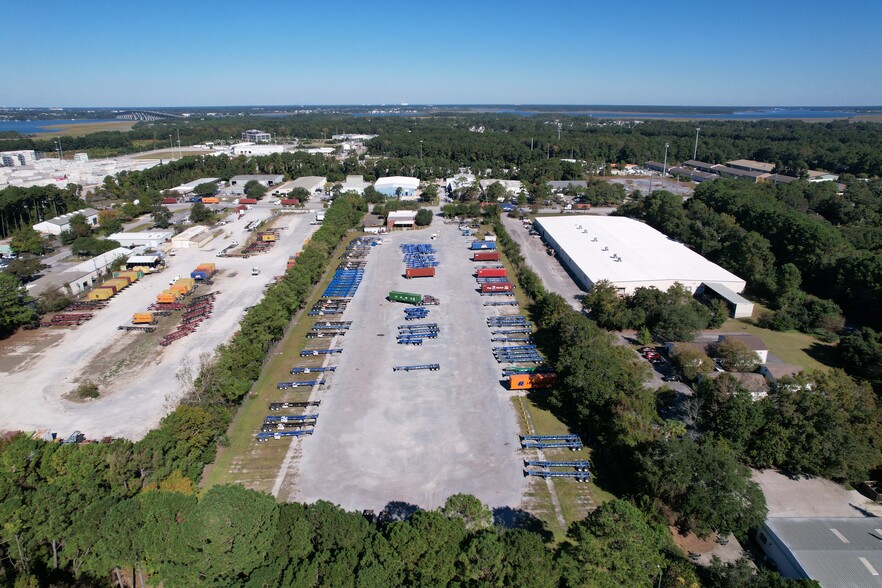 472 Long Point Rd, Mount Pleasant, SC for lease - Building Photo - Image 2 of 11
