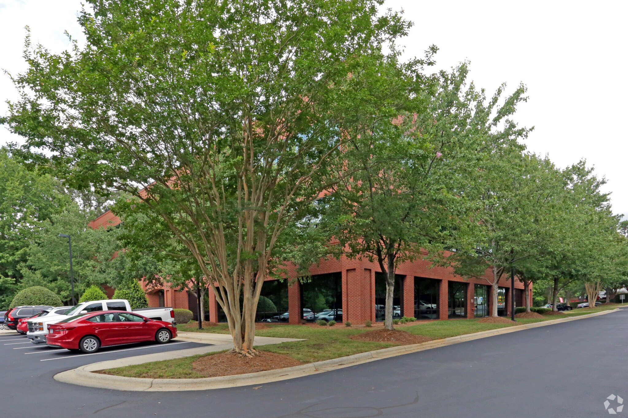 5811 Glenwood Ave, Raleigh, NC 27612 Office for Lease
