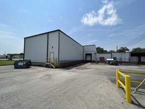 2015 E Olive St, Decatur, IL for lease Building Photo- Image 2 of 31