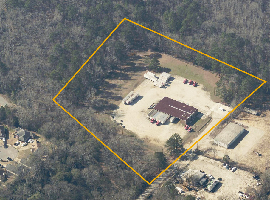 1701 Industrial Dr, Phenix City, AL for lease Primary Photo- Image 1 of 2