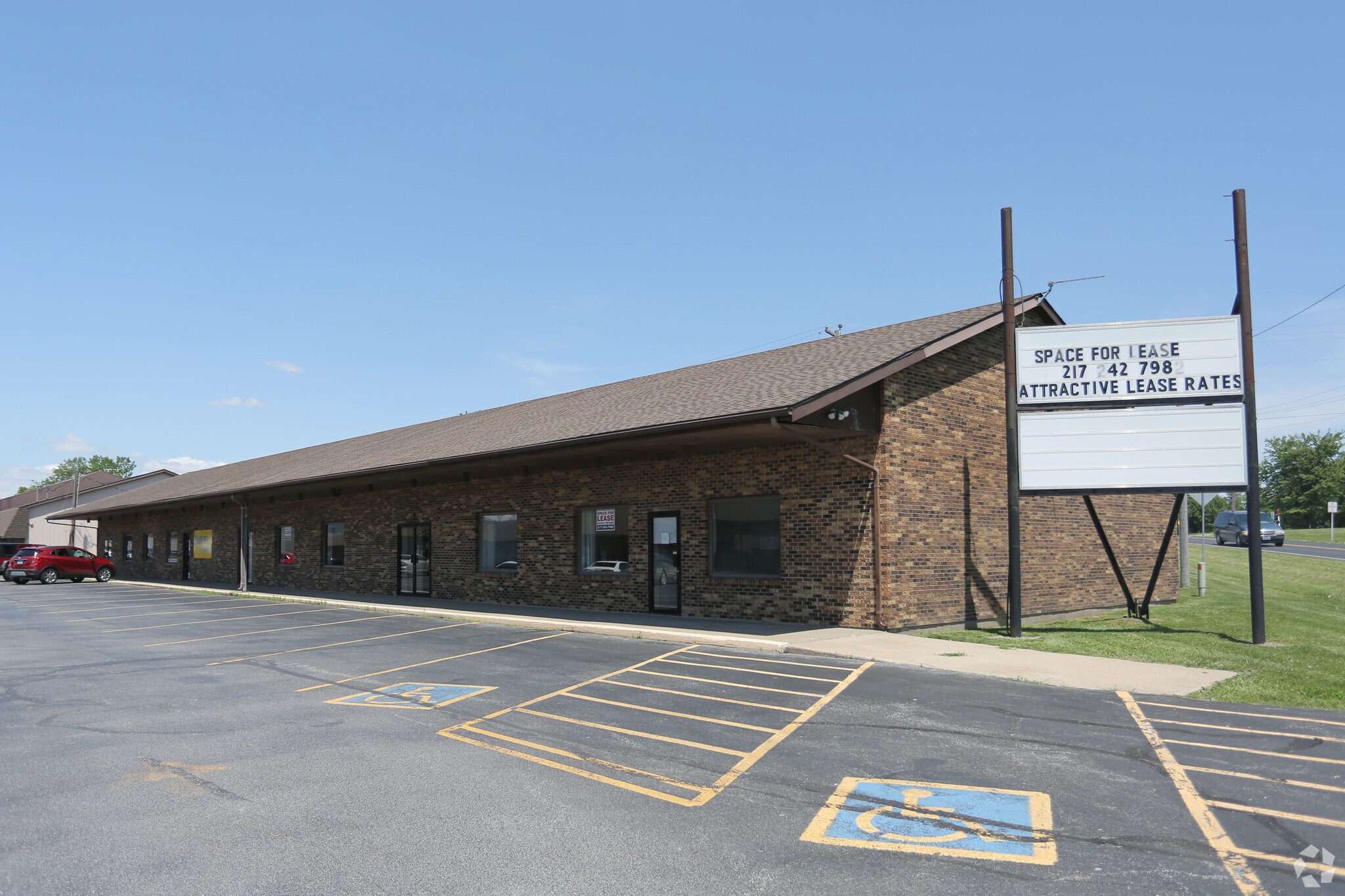 6 Northport Plz, Hannibal, MO for sale Primary Photo- Image 1 of 1