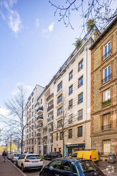 6 Rue Salomon De Rothschild, Suresnes for sale - Building Photo - Image 2 of 4