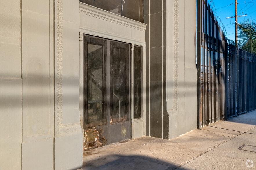 1700 S Santa Fe Ave, Los Angeles, CA for lease - Building Photo - Image 3 of 19