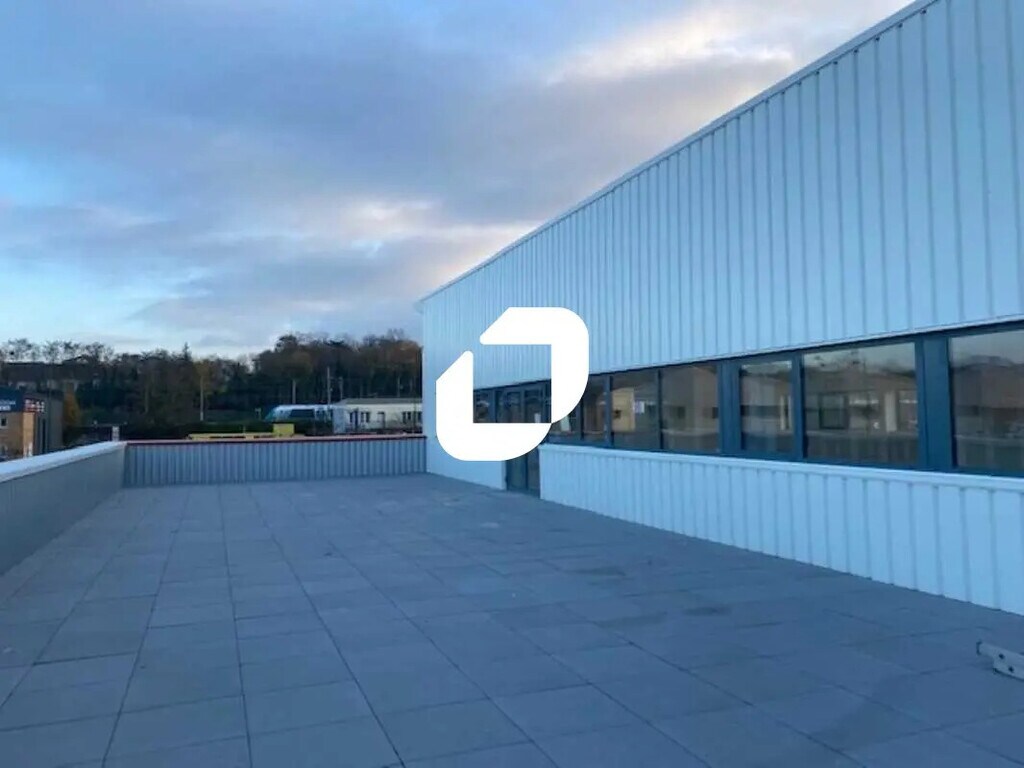 Location Bureaux 154 m² - Photo 1