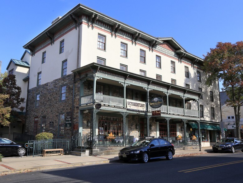 32 Bridge St, Lambertville, NJ for sale - Building Photo - Image 1 of 1