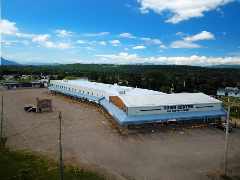 811 Reeves St, Port Hawkesbury, NS for lease - Building Photo - Image 2 of 2