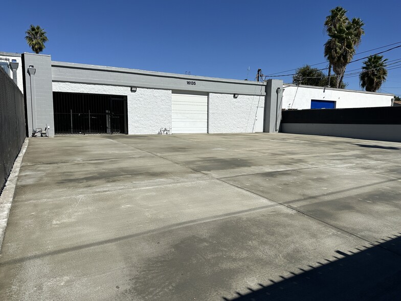 16135 Wyandotte St, Van Nuys, CA for sale - Building Photo - Image 1 of 1