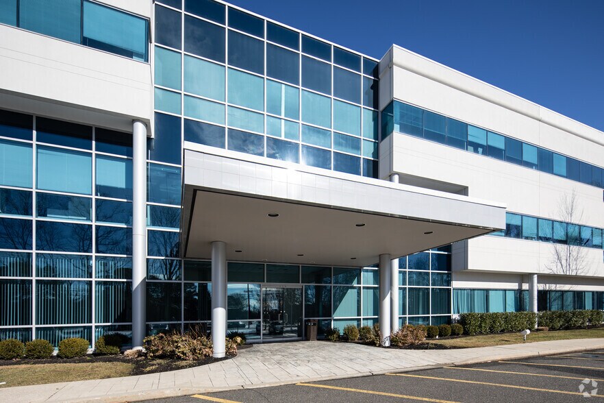 113 Christopher Way, Eatontown, NJ 07724 Office for Lease