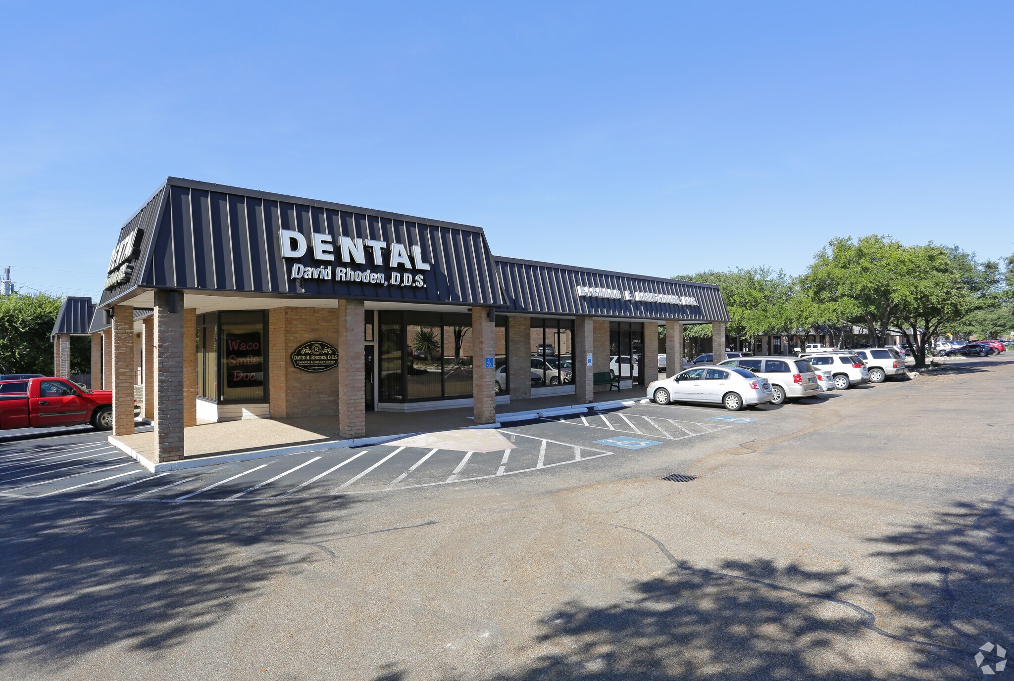 2000-2098 N Valley Mills Dr, Waco, TX for lease Primary Photo- Image 1 of 11