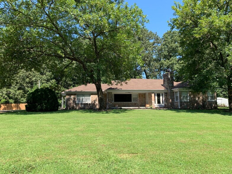 2379 Highway 70 E, Jackson, TN 38305