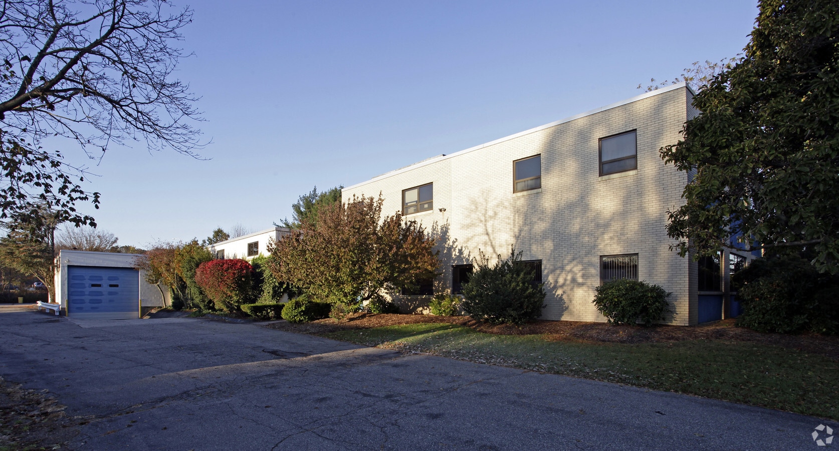 901 Waterman Ave, East Providence, RI 02914