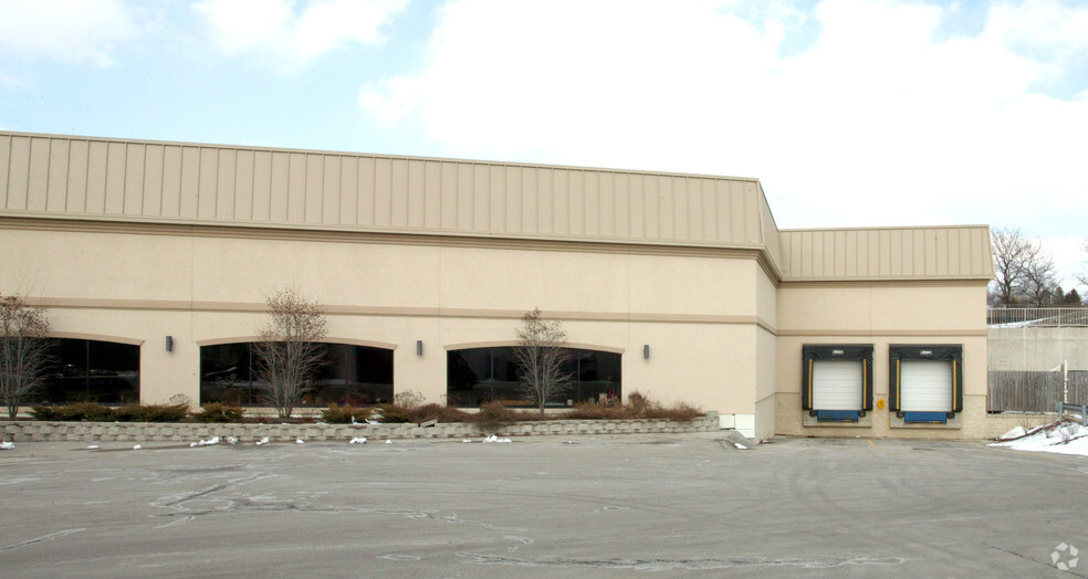 7900 W Layton Ave, Milwaukee, WI for sale - Building Photo - Image 2 of 2