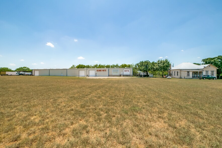 147 E Fm 462, Moore, TX for sale - Building Photo - Image 1 of 1