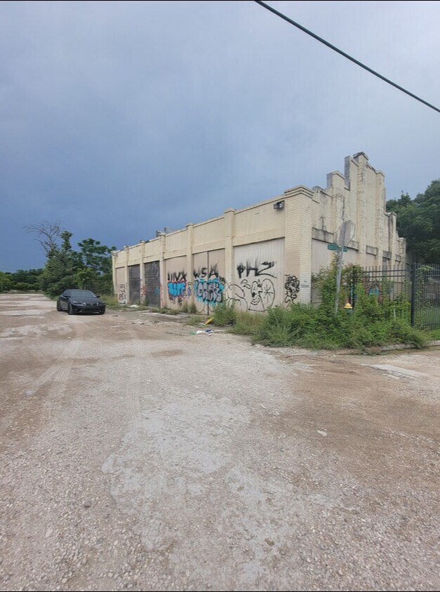 1602 Keene St, Houston, TX 77009