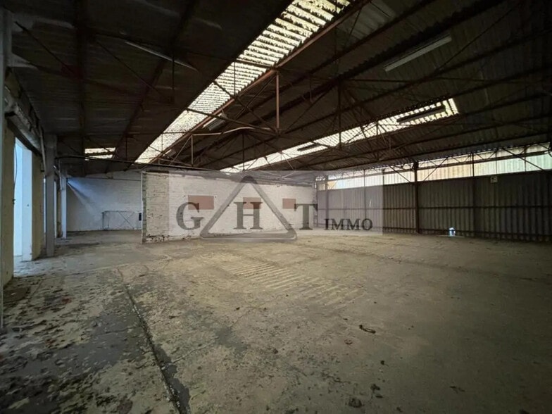 Industrial in Saint-Maur-des-Fossés for sale - Interior Photo - Image 1 of 16