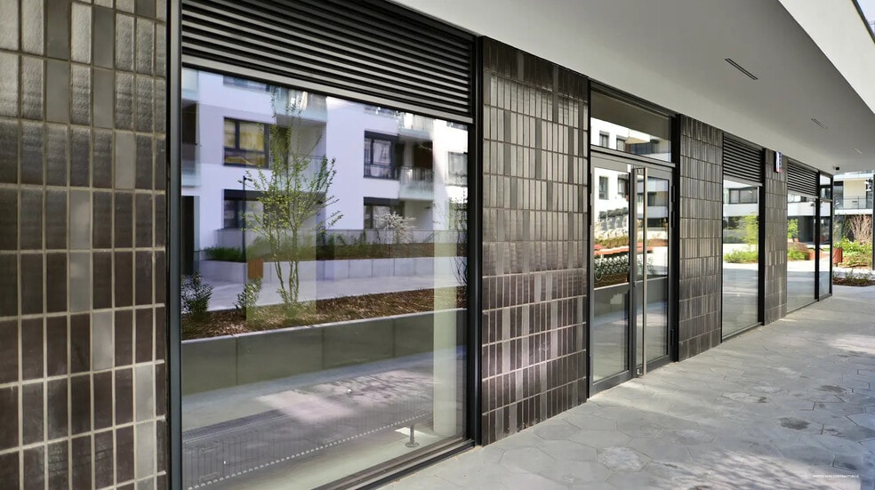 Retail in Saint-Herblain for sale - Lobby - Image 1 of 1